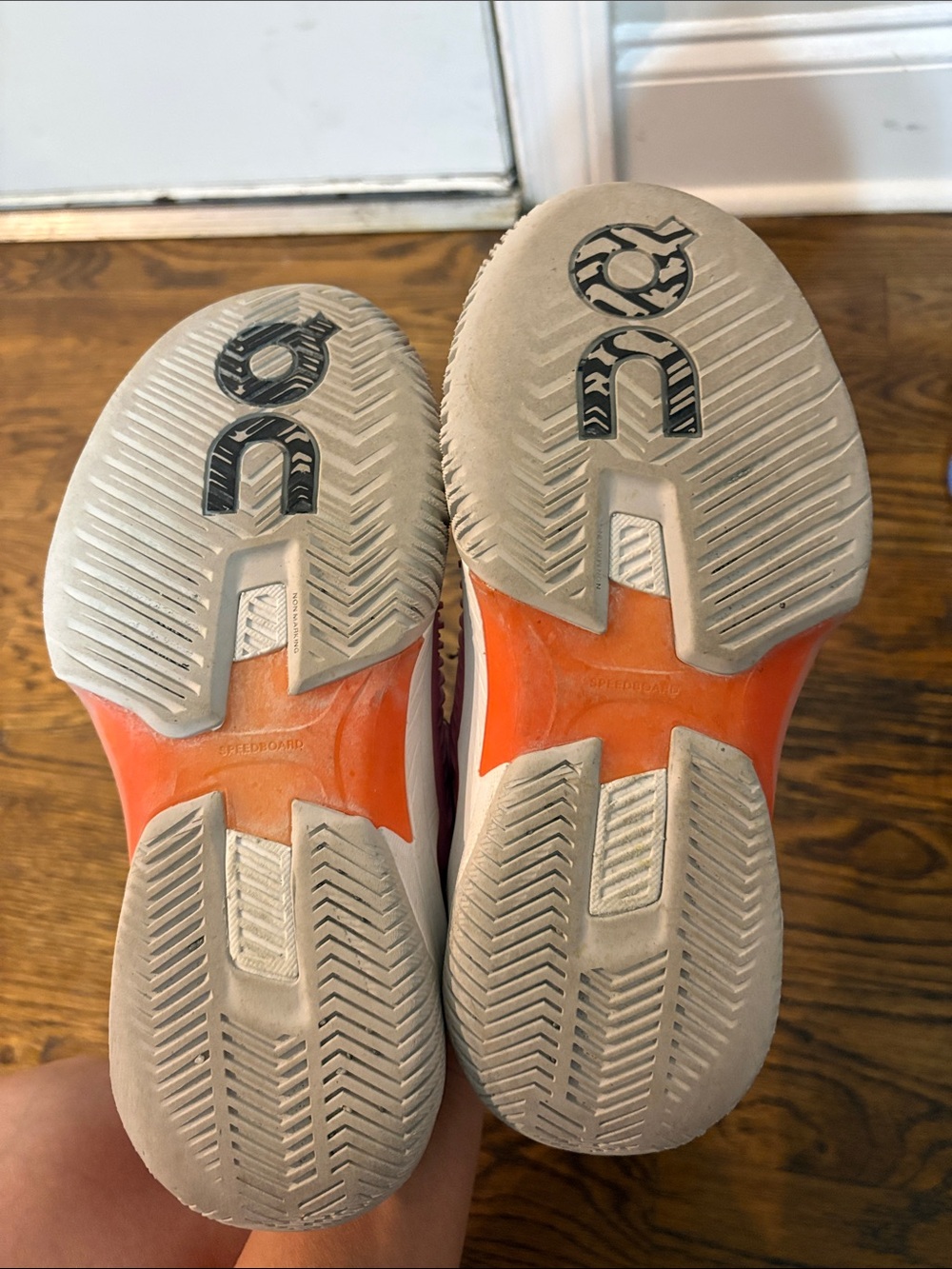 On Running Roger Pro Fire tennis shoes - Picture 6 of 6